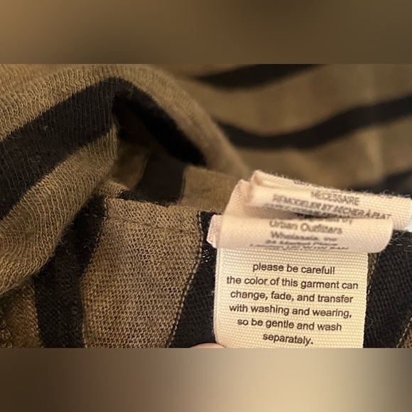 We the Free Head in the Clouds Stripe V Neck Tee Size Small - Picture 14 of 14